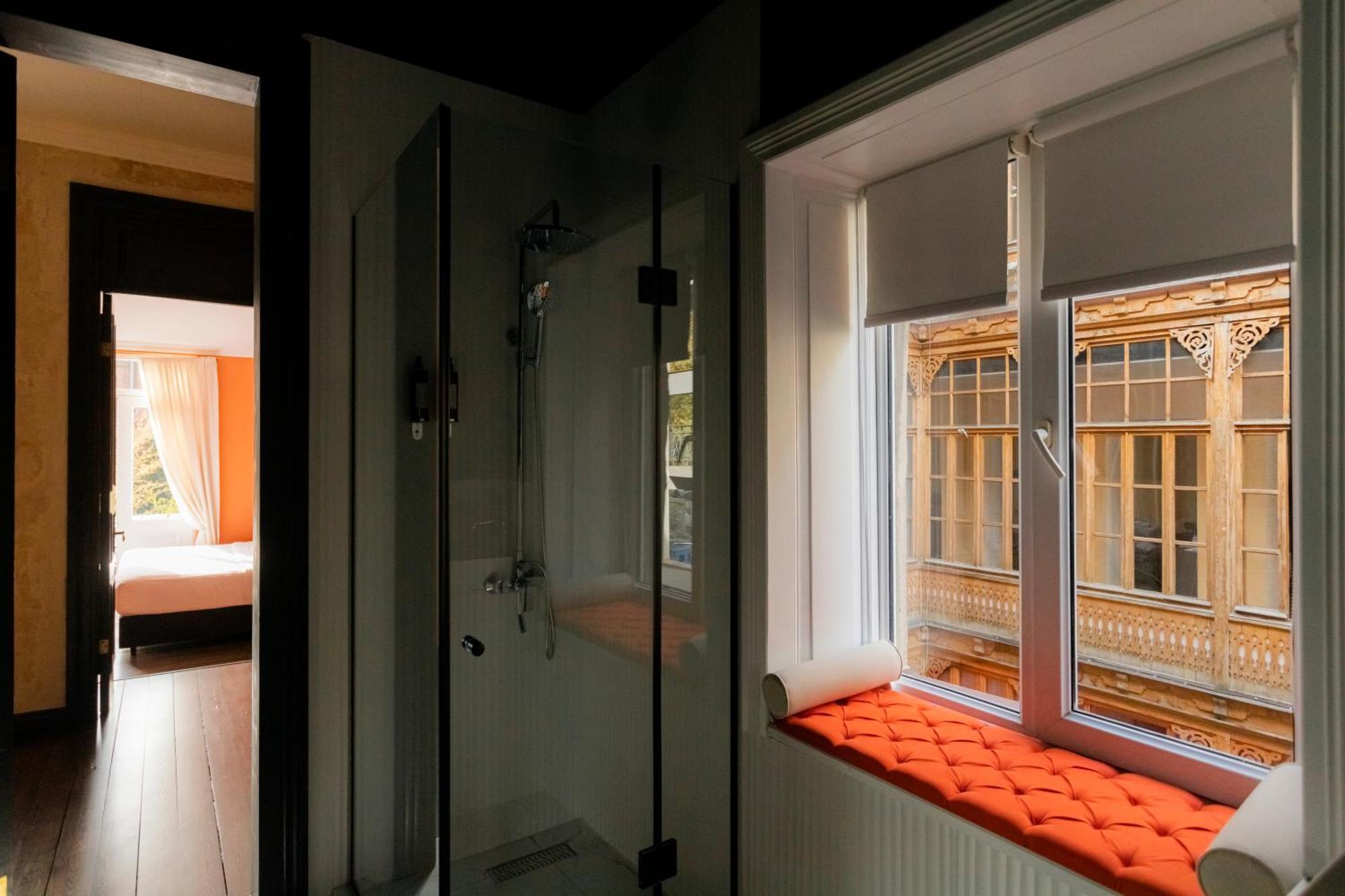 Unfound Door - Design Hotel Tbiliszi Szoba fotó